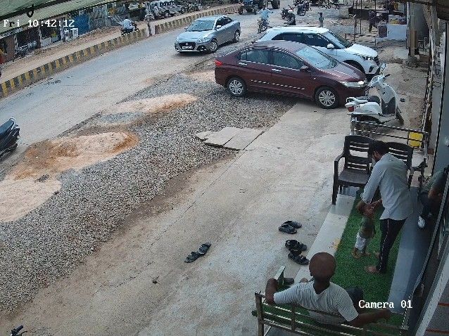 मऊगंज में दिनदहाड़े एटीएम के बाहर लूट, CCTV:  पीछे से पिन देखा, कार्ड छीनकर बदमाश कार से फरार; आरोपियों की तलाश कर रही पुलिस – Mauganj News