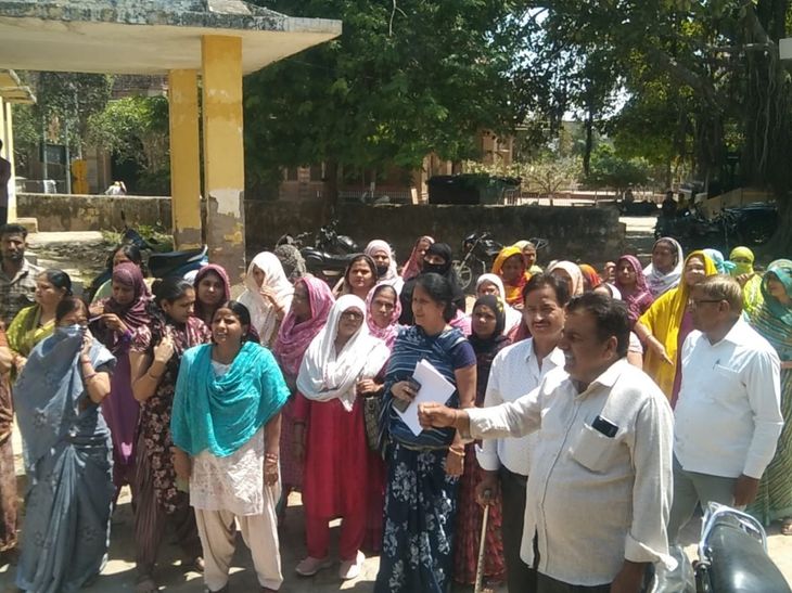 आंगनबाड़ी कर्मचारियों ने पोषण ट्रैकर बंद रखने की चेतावनी दी:  धौलपुर में महिला एवं बाल विकास विभाग को सौंपा ज्ञापन – Dholpur News