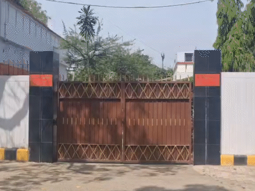 BRA बिहार यूनिवर्सिटी के VC आवास पर सुतली बम फेंका:  सिक्योरिटी गार्ड के कमरे के बाहर फटा बम, सीसीटीवी में दिखे स्कूटी सवार दो बदमाश – Muzaffarpur News