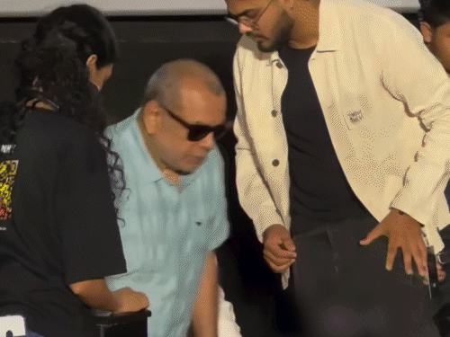 मुंबई: ‘भूत बंगला’ इवेंट में प्रियदर्शन-परेश रावल बाल-बाल बचे, अक्षय ने संभाला - SadhnaNEWS Hindi News