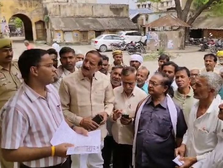 Ghatampur Farmers Demand Compensation | Crop Loss After Rain, Hailstorm