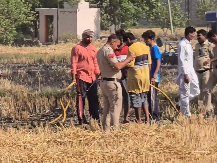 नरवाना में गेहूं के फानों में लगी आग:  1 एकड़ फाने जलकर राख, फायर ब्रिगेड ने पाया काबू, चिंगारी से आग लगने की आशंका – Narwana News