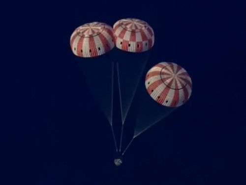 चांद छूकर लौटे 4 एस्ट्रोनॉट: नासा का आर्टेमिस II मिशन पूरा - HeadlinesNow Hindi News