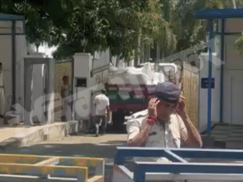 इस्तीफे से पहले CM हाउस खाली कर रहे नीतीश:7 सर्कुलर रोड में शिफ्ट हो रहा सामान; लालू के पड़ोसी बनेंगे नीतीश कुमार