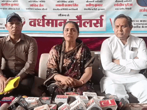 भिवानी पहुंचे सिरसा की पूर्व सांसद सुनीता दुग्गल:  बोली- 33% महिलाओं को लोकसभा-विधानसभाओं में आरक्षण बेहतर, आपत्तिजनक कंटेट पर सरकार को रोक लगानी चाहिए – Bhiwani News