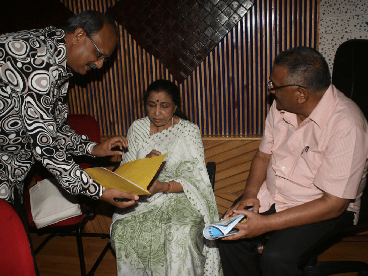 রাজস্থানী ছবিতেও গান গেয়েছিলেন আশা ভোঁসলে: শব্দের প্রশিক্ষণ হয়েছিল, পরিচালক ২৫ হাজার কথা বলে ৭ হাজার দিয়েছেন, তবুও কিছু বলেননি – জয়পুর নিউজ