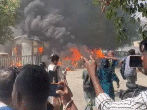 नोएडा में फैक्ट्री कर्मचारियों ने क्यों बवाल मचाया?:  4 दिन पहले हरियाणा में 35% सैलरी बढ़ी, UP के वर्कर्स की डिमांड क्या है? – Uttar Pradesh News