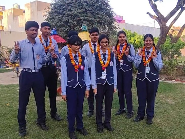 CBSE High School Results: Shaurya Bajpai 98.4%, Srishti Dixit 95.8% ...