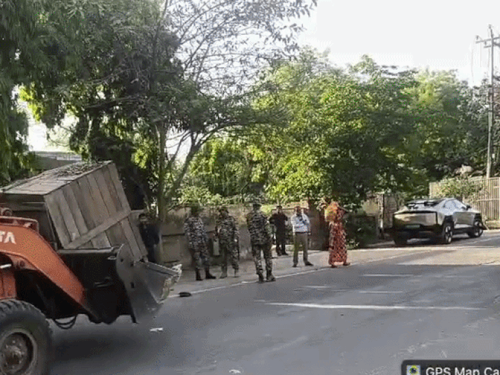 Nagar Nigam Demolishes Encroachments | Shahganj to Collectorate