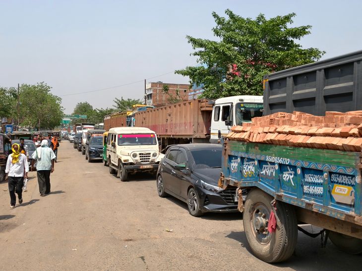 Jagdishpur Traffic Jam | Nayaka Tola Mor Road Blocked