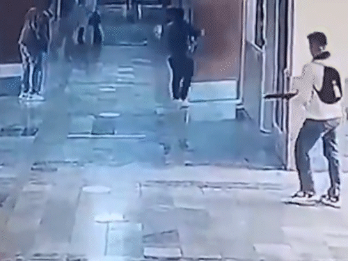 तुर्किये में स्कूल गोलीबारी: छात्र हमलावर ने 4 को मारा, खुद को भी गोली मारी - HeadlinesNow Hindi News