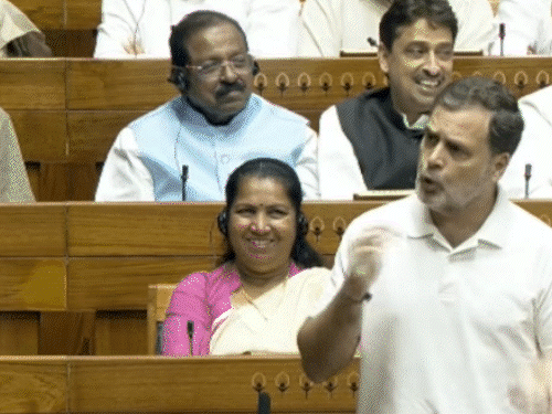 राहुल बोले- मेरी और मोदी की पत्नी नहीं:जादू-गार्डन का किस्सा सुनाया; अनुराग बोले- राहुल भाषण देकर भाग जाते हैं, संसद के टॉप-5 मोमेंट्स