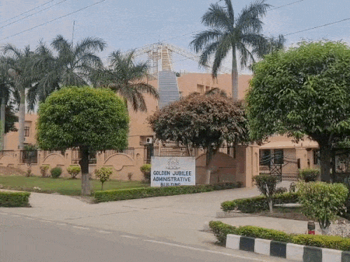 स्टूडेंट के हंगामे के बाद NIT में छुटि्टयां घोषित:कॉलेज बोर्ड पर नोटिस लगाया; छात्रा के सुसाइड के बाद रात में 6 घंटे चला धरना-प्रदर्शन