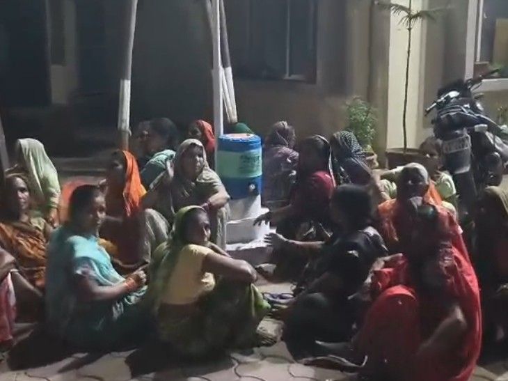 डोहर समाज ने दी बौद्ध धर्म अपनाने की धमकी:  कुलदेवी मंदिर मार्ग पर अतिक्रमण का किया विरोध, कहा- श्रद्धालुओं को पूजा करने से रोका गया – Sehore News