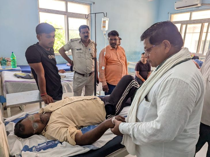 अपराधियों ने सरपंच पति समेत 2 को मारी गोली:गंभीर हालत में अस्पताल में एडमिट, एक्सीटेंड के बाद बाइक जब्त करने पर हुआ विवाद