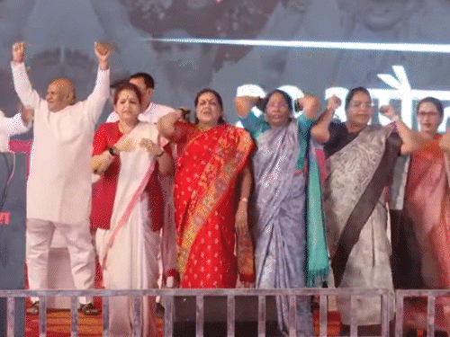 भोपाल की सड़कों पर उतरीं मंत्री-सांसद और बीजेपी कार्यकर्ता:जन आक्रोश महिला पद यात्रा शुरू; मुख्यमंत्री बोले- नारी अपना अपमान कभी नहीं भूलती