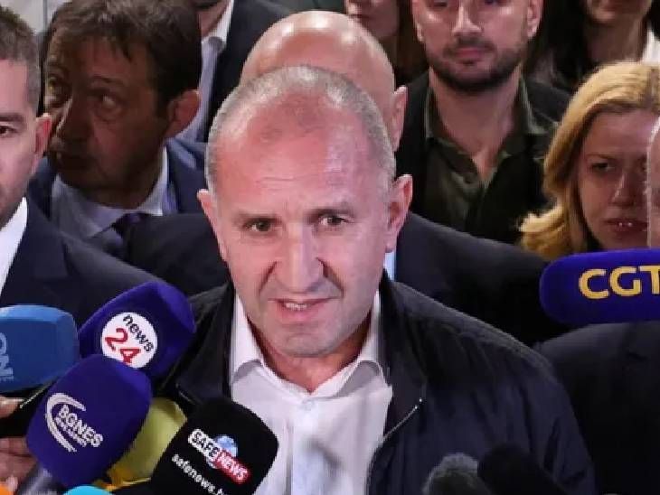 फाइटर जेट उड़ाने के शौकीन रूमेन ने चुनाव जीता:  बुल्गारिया के नए पीएम 62 की उम्र में पुश-अप्स लगाते हैं; वायुसेना प्रमुख भी रहे