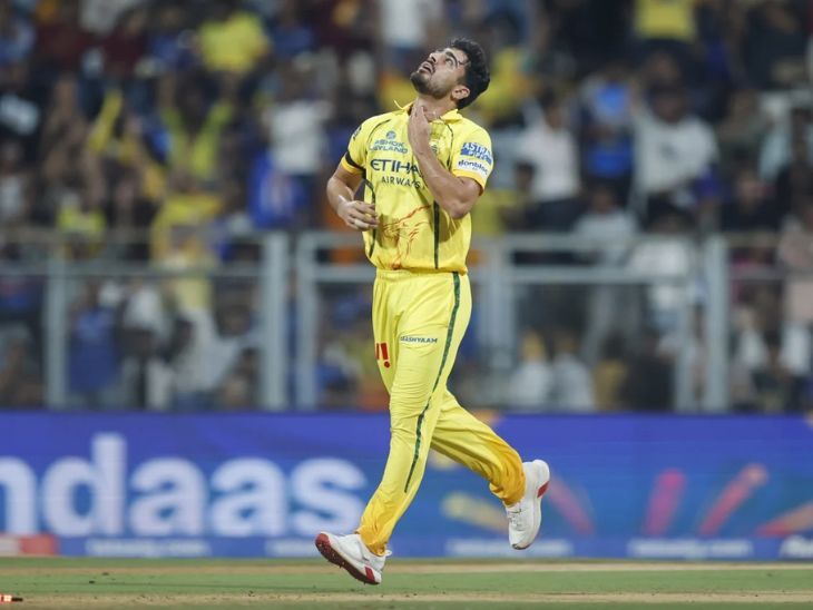 गायकवाड ने मुंबई के खिलाफ जीत मुकेश को समर्पित की:  मां के निधन के बावजूद मैदान पर उतरे थे गेंदबाज; टीम ने भी काली पट्टी बांधी