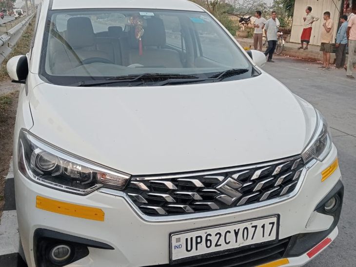 Prayagraj Driver Faints in Moving Car; Villagers Prevent Major Accident