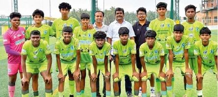 फुटबॉल क्लब नशे से उबारकर बना रहा चैम्पियन:  बाप-बेटे ने शुरू किया था सिरुकलाथुर क्लब; यहां के बच्चे विदेशी टीमों से भी जुड़े