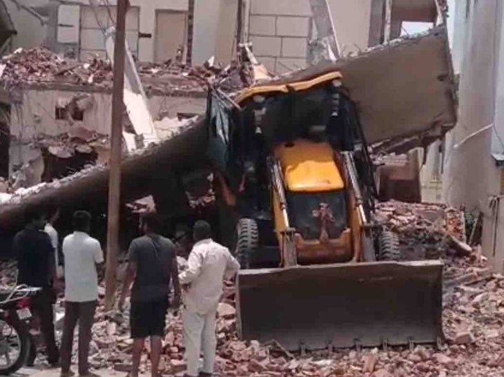 Hyderabad Building Collapse Death | Dig Operator Killed in Accident