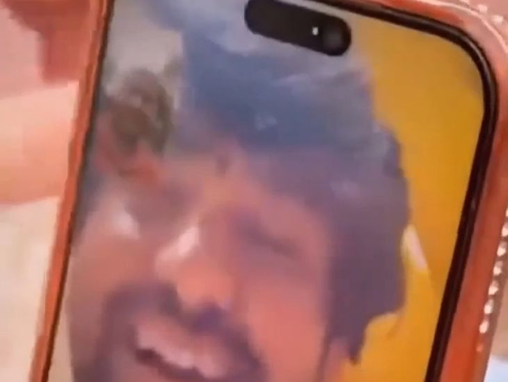 तेजप्रताप बोले- बाबा मेरा राजनीतिक भविष्य देख लीजिएगा:बागेश्वर धाम के पीठाधीश्वर धीरेंद्र शास्त्री के साथ सामने आई VIDEO चैट, मांगा आशीर्वाद