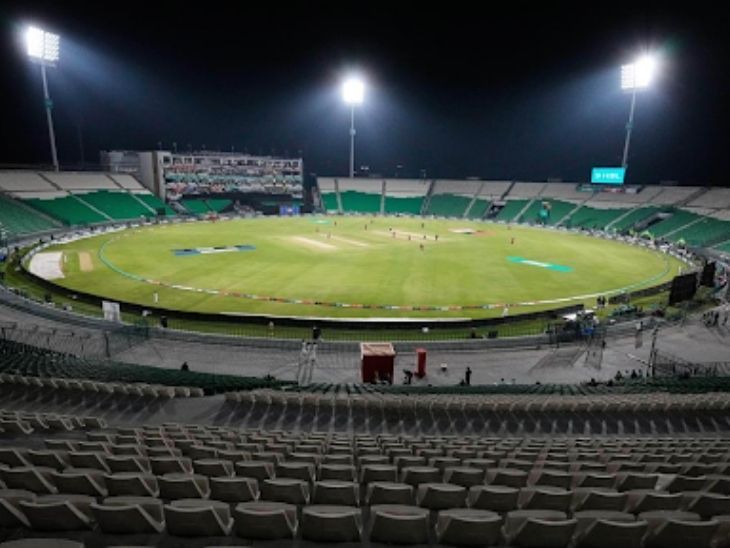 पाकिस्तान सुपर लीग प्लेऑफ़ में प्रवेश करने वाले प्रशंसक: प्रधान मंत्री शहबाज़ शरीफ़ ने मंजूरी दी; ईंधन की खपत कम करने और सार्वजनिक परिवहन का उपयोग करने के सुझाव