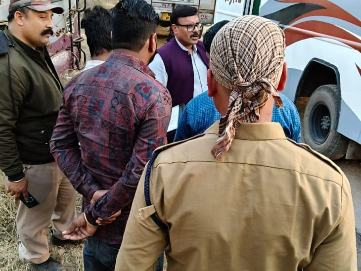 Sagar RTO Cancels Bus Registration, School Vehicle Seized | Rules Violation