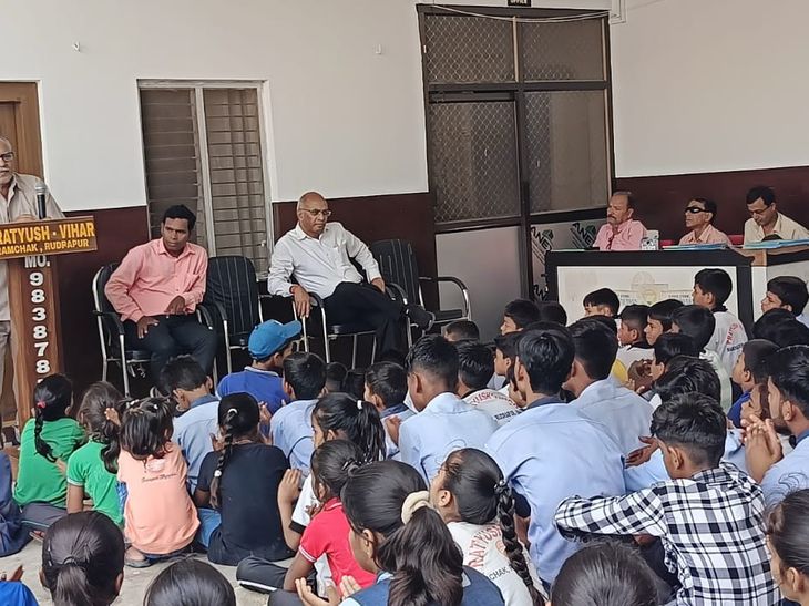 Rudrapur Students Honored | Ramchakh School Anti-Corruption Drive
