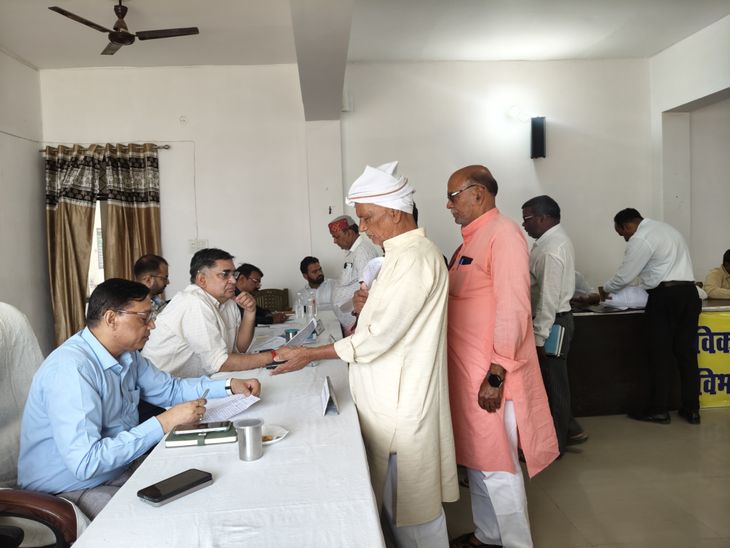 Bhatpar Rani Tehsil Samadhan Diwas | DM Ram Singh Presides, 3 Cases ...