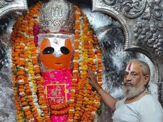 Kanpur Budhwa Mangal: Sote Wale Baba in Vanar Roop, Laddu Bhog at ...