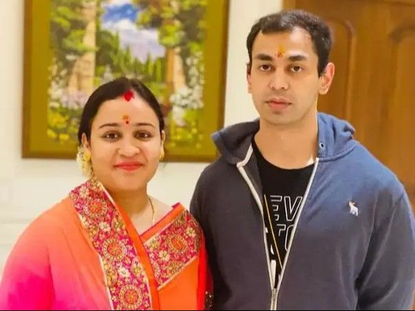 अखिलेश यादव के भाई प्रतीक का लखनऊ में निधन:मौत की वजह अभी पता नहीं, 38 साल के थे, पत्नी अपर्णा भाजपा नेता