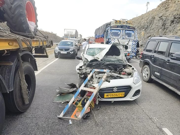 Shajapur Accident | Car-Truck Collision NH52 Injures 3; Pet Dog Safe