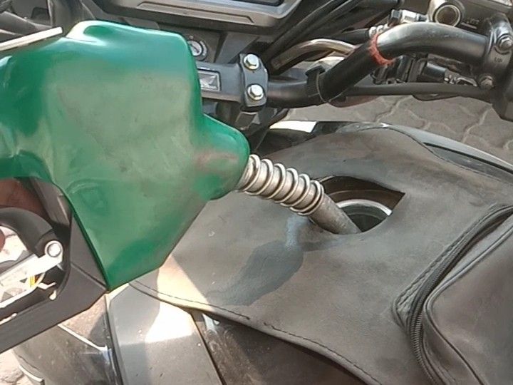Sirohi Petrol Pump Inspection | 6 Nozzles Sealed Over Fuel Supply Issues