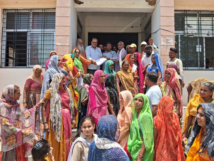 Anger erupted in Damdi, villagers expressed their anger against the ...