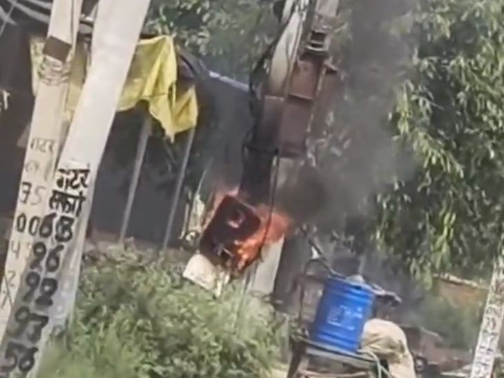 Bahorapur Village Transformer Fire | Electricity Wiring Jal Gayi