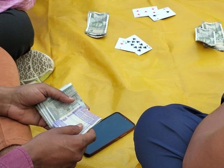 पानीपत में सरेआम जुआ खेलते 4 युवक गिरफ्तार:  गुप्त सूचना पर पुलिस की रेड; साढ़े ₹35 हजार की नकदी बरामद – Samalkha News
