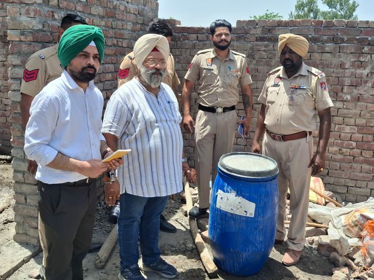 कपूरथला में आबकारी विभाग की कार्रवाई:  गांव तोती में 3000 लीटर लाहन बरामद कर नष्ट किया, आरोपी मौके से फरार – Kapurthala News