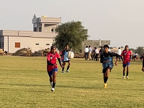 रेगिस्तान में बकरियां चराती थीं, आज फुटबॉल खिलाड़ी:  कोच ने लड़कियों के शॉर्ट्स पहनने पर हुए विरोध के बाद बेच दी थी अपनी 15 बीघा जमीन – Rajasthan News