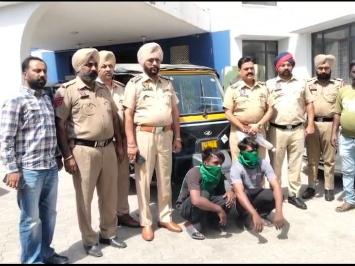 पटियाला में लूटने वाले गिरोह के दो आरोपी गिरफ्तार:  मोबाइल, एक किरच, नकदी और वारदात में इस्तेमाल ऑटो बरामद – Patiala News