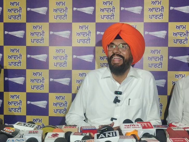 अमृतसर में आप प्रवक्ता धालीवाल का भाजपा पर हमला:  बोले- MSP में मामूली बढ़ोतरी हुई, डीजल की कीमतों में भारी वृद्धि की गई – Amritsar News