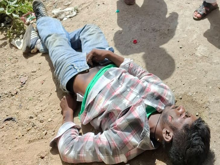 मोगा में सड़क किनारे मिला युवक का शव:  गाहला पैलेस के पास बेहोशी हालत में पड़ा था, पहचान नहीं हुई – Moga News