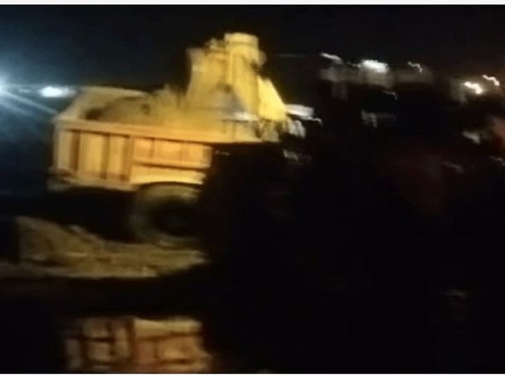 डेराबस्सी में घग्गर नदी से रातभर अवैध माइनिंग का आरोप:  वायरल वीडियो पर ग्रामीण बोले- माफिया फिर सक्रिय हुआ, सख्त कार्रवाई की मांग की – Mohali News