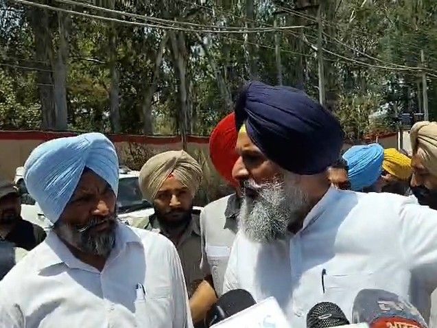 अमृतसर के मजीठा में वोटिंग के दौरान हंगामा:  बिक्रम मजीठिया बोले- AAP लोकतंत्र कुचल रही; पोलिंग बूथ के बाहर समर्थकों में नारेबाजी – Amritsar News