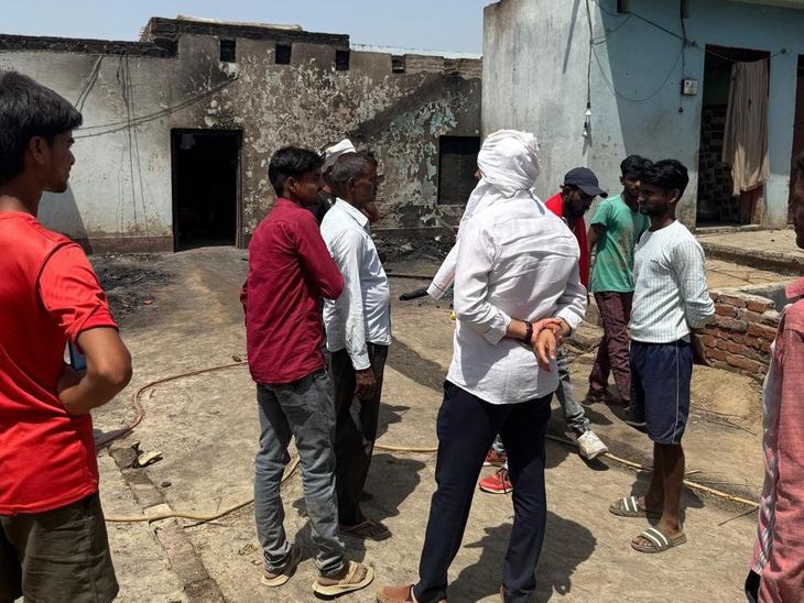 Karibredi Fire Victims Seek Relief | BJP Leader Avdesh Kumar Visit