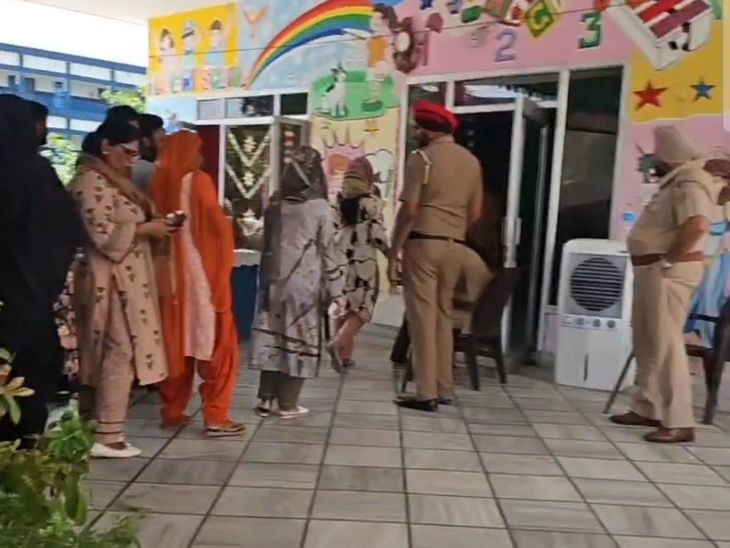चुनाव ड्यूटी से गैरहाजिर 70 कर्मचारियों की मुश्किलें बढ़ीं:  फिरोजपुर के SDM का SSP को पत्र; कर्मियों पर कार्रवाई की सिफारिश की – Fazilka News