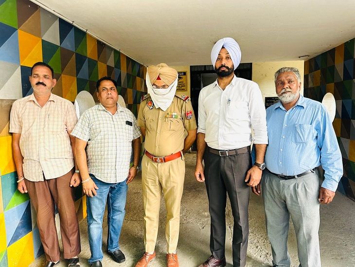 लुधियाना में रिश्वत लेते रंगे हाथ पकड़ा ASI:  रिजल्ट लेने गई लड़की हुई थी गुमशुदा, FIR की कॉपी देने के बदले मांगे 20 हजार – Ludhiana News