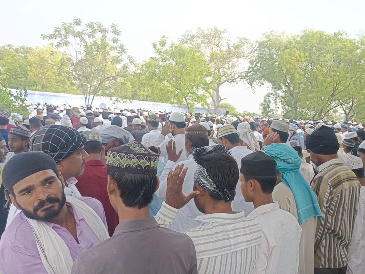 Bilhaur, Maknapur Celebrate Bakrid Amidst Tight Security | Eid Namaz ...