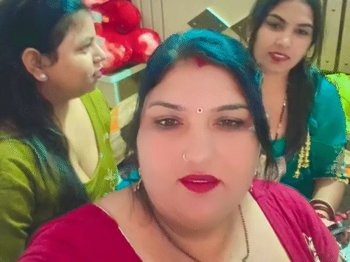 हनीट्रैप गैंग की मास्टरमाइंड अरेस्ट, अश्लील रील्स से फंसाती थी:  इंस्टा-क्वीन ने छोटी बहन-नाबालिग बेटी को भी साथ जोड़ा; हरियाणा-राजस्थान में फंसाए कुंवारे – Fatehabad (Haryana) News