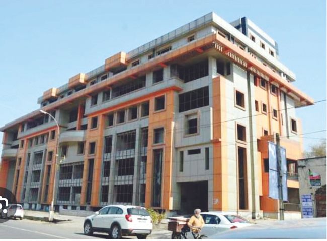 A building worth Rs 197 crore has been lying abandoned on Rani Jhansi ...